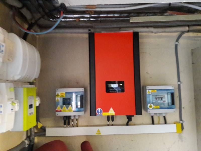 suite au contrôle de l'onduleur EFFEKTA KS SERIE , l'installation à redemarré