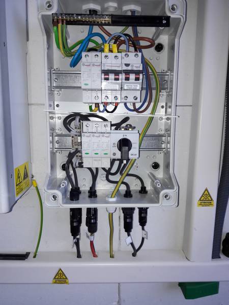 Notre zone d'activité pour ce service Devis pour remplacement onduleur photovoltaïque en panne avec choix entre onduleur central ou micro-onduleurs dernière génération