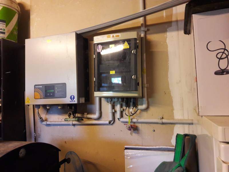 onduleur en panne de marque SOCOMECà ARLES , depanné par un technicien de FRANCE SAV ses BOUCHES DU RHONE