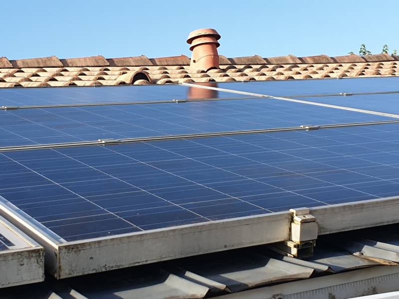 reparation des bacs plastique fissurés fissurés sous les panneaux en ISERE 