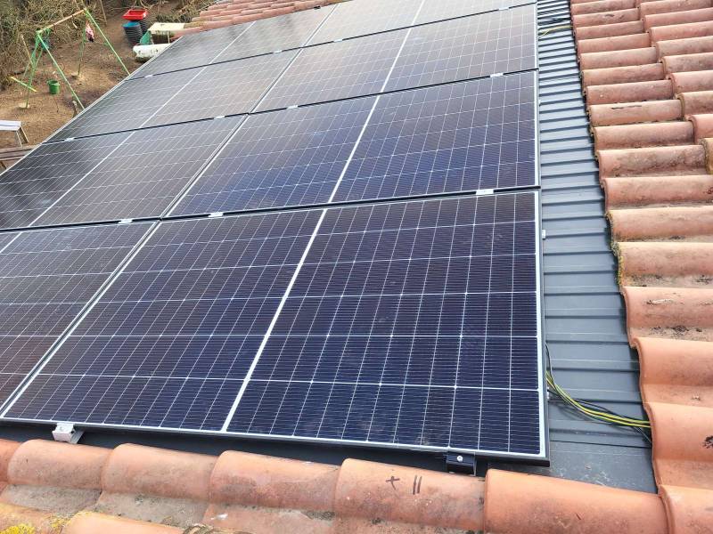 cablage et pose pose des panneaux photovoltaique dans le Tarn 