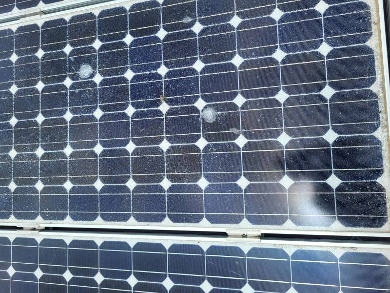 verre fissuré à cause de l'echauffementb des cellules sur installation à CARMAUX