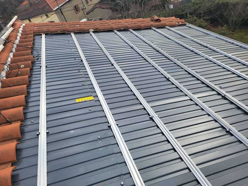 Mise en place de réfection d'étanchéité sous panneaux solaires à Toulouse