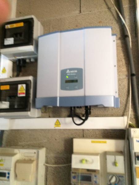 controele de l'ondileur DELTA SOLIVIA à VILLEFRANCHE DE ROUERGUE avant son remplacement par les techniciens de FRANCE SAV SOLAIRE