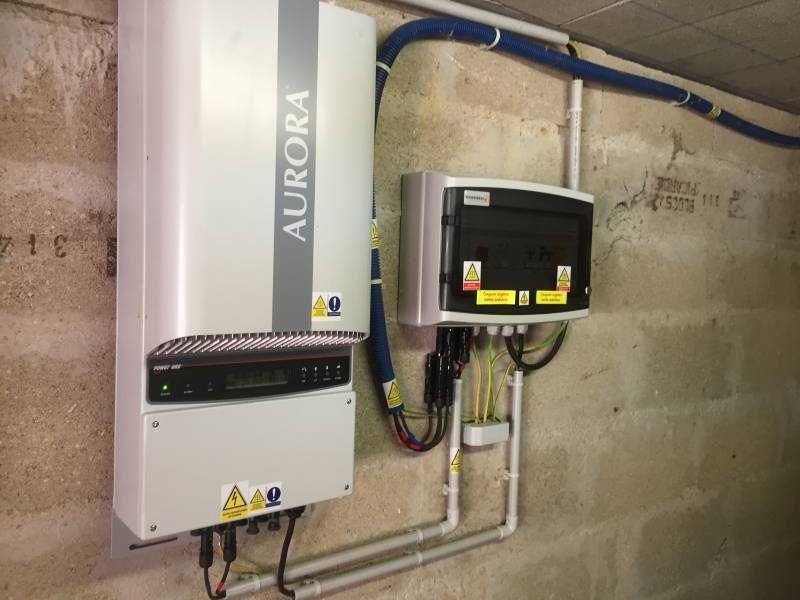 onduleur remplacé par un modèle compatible de puissance èquivalente par notre équipe du TARN