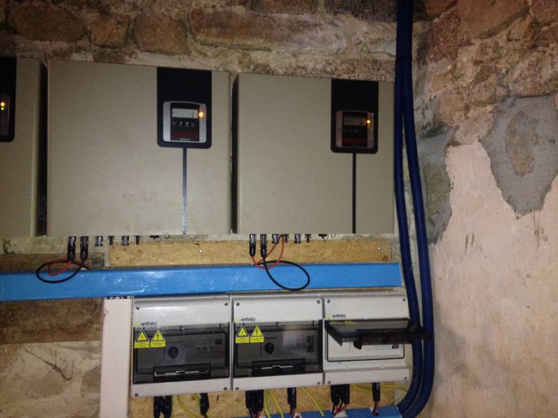 depannage d'un onduleur EFFEKTA ES SERIE à AIX EN PROVENCE par les techniciens de FRANCE SAV SOLAIRE