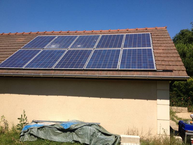 constat des panneaux ayant subit des impacts de grêle à ISSOIRE en vue d'une prise en charge par les assurances